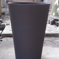 VASO CONE LISO FIBRA DE VIDRO COR CARVÃO H70X48 (2)